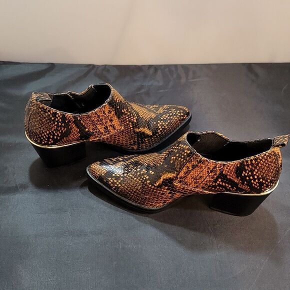 BLEECKER & BOND SNAKE PRINT CHUNKY HEEL SLIP-ON POINTED TOE BOOTIE - Picture 8 of 15